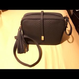 Realer crossbody bag in PU leather